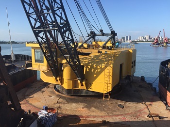 抓扬式吊机主轴磨损在线修复