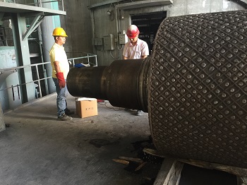 合肥院150-100辊压机轴磨损