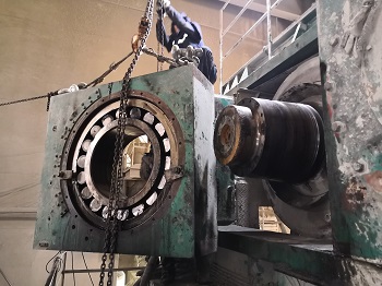 18小时现场快速修复辊压机轴头