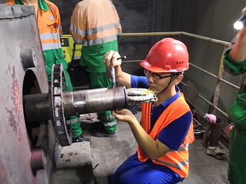 主排风机电机滑环磨损在线修复