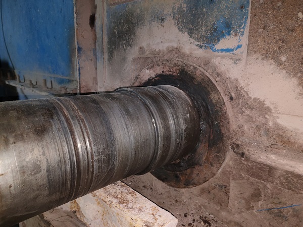 关于双驱斗提轴承位磨损的维修手段