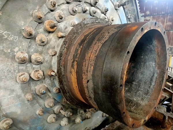 大型球磨机轴磨损在线修复的经典案